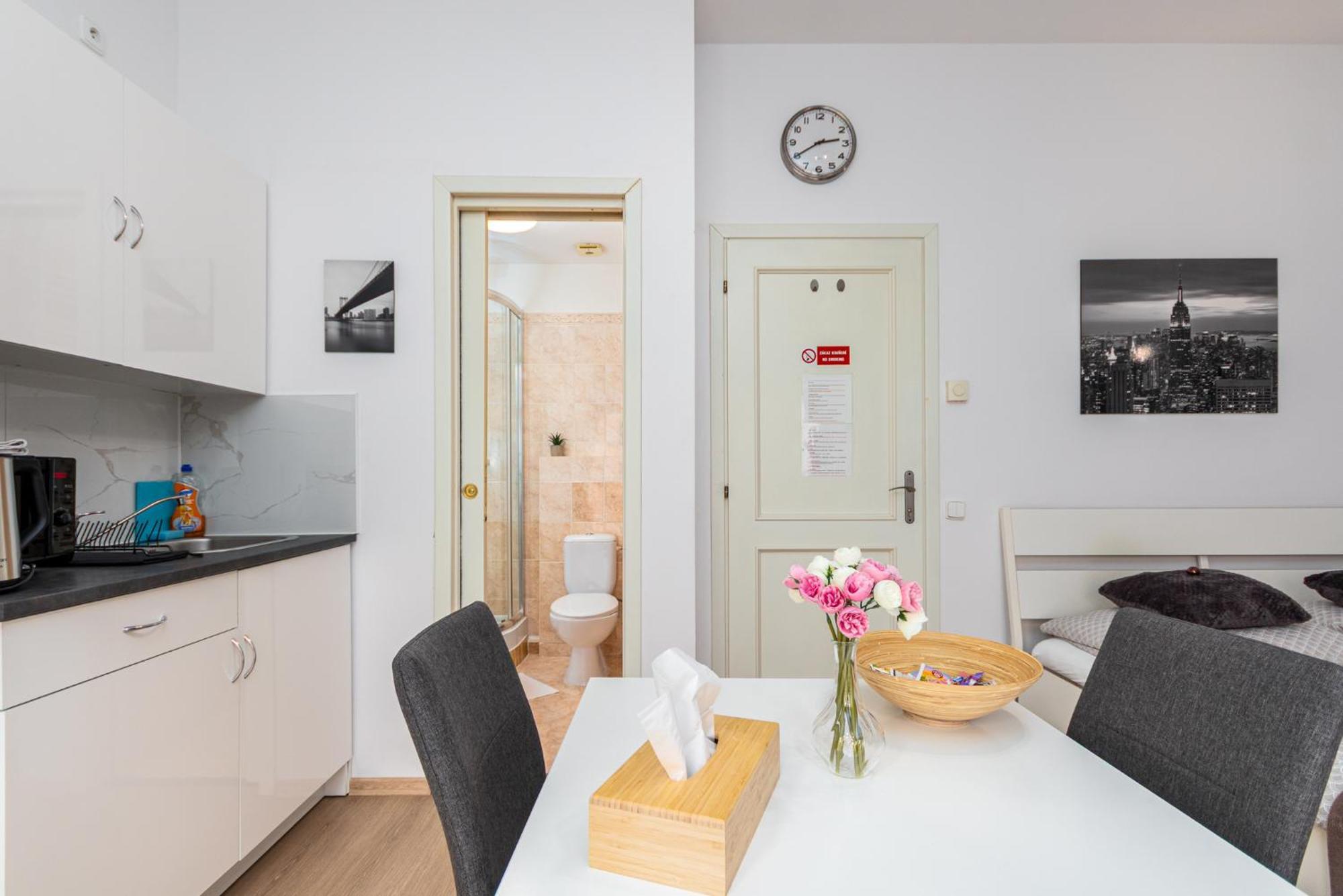 Private Retreat Close To Stations In 3 Gasthof *