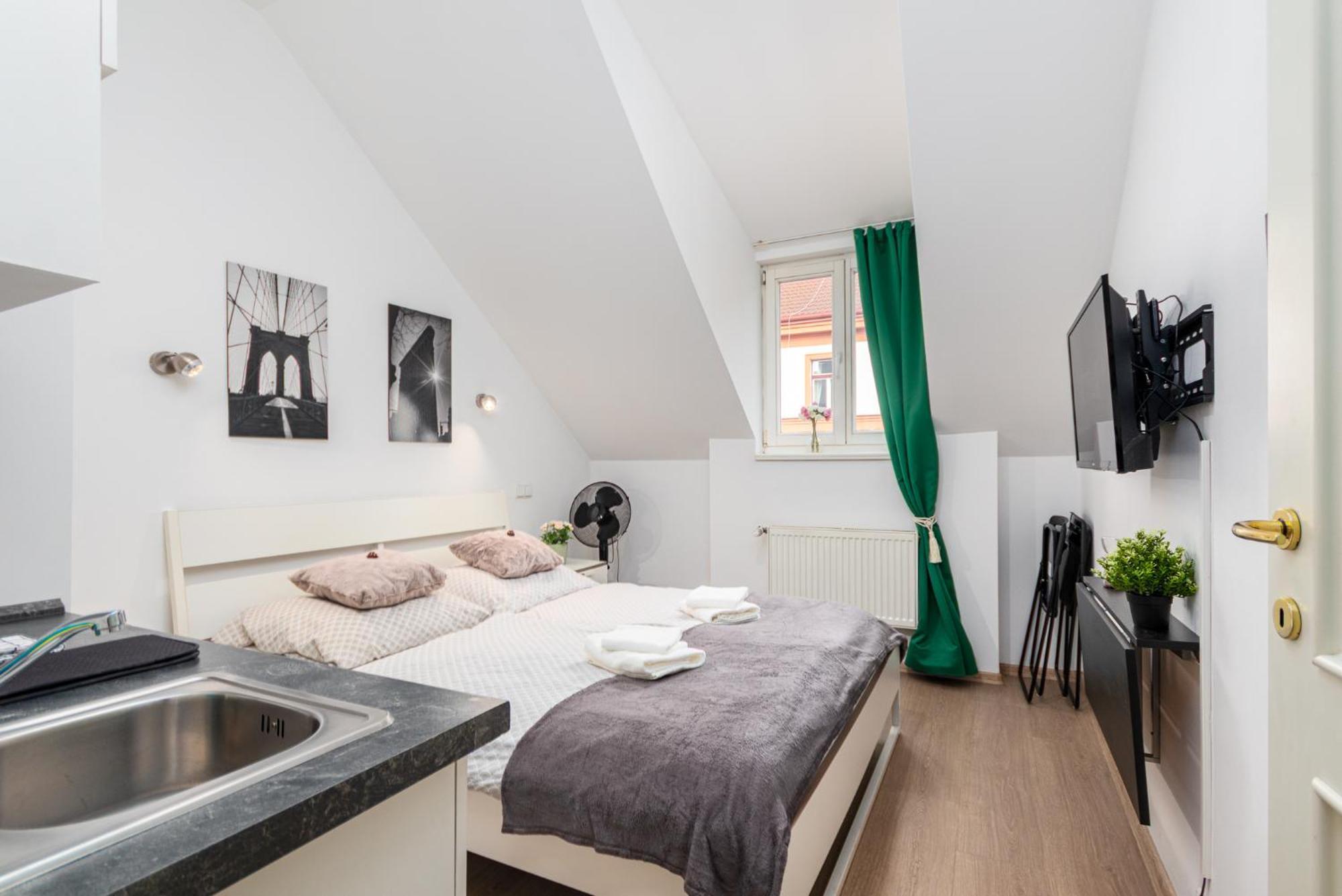 Private Retreat Close To Stations In 3 Gasthof Prag